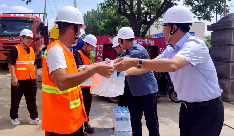 Jimo District Housing and Urban-Rural Development Bureau went to Inwent Auto Parts Industrial Park project inspection and research, and carry out construction site “Bring coolness” activities